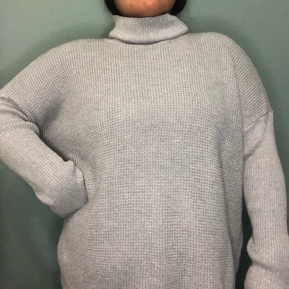 Michael Kors Pearl Heather Turtleneck - Picture 10 of 11